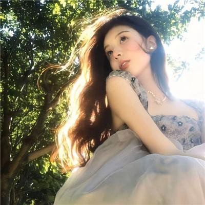 天空中的露西